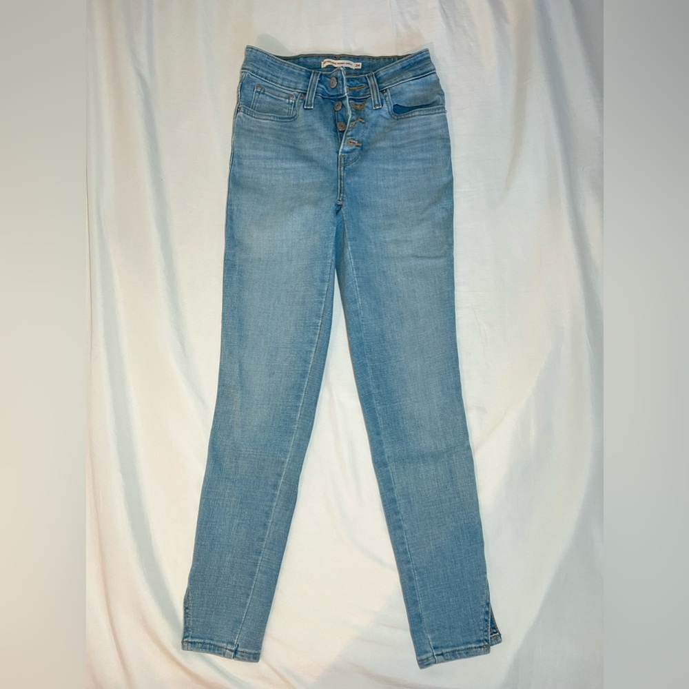 Levi jeans